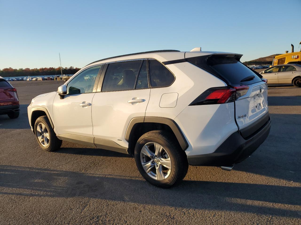 2024 Toyota Rav4 Le - Фото 2