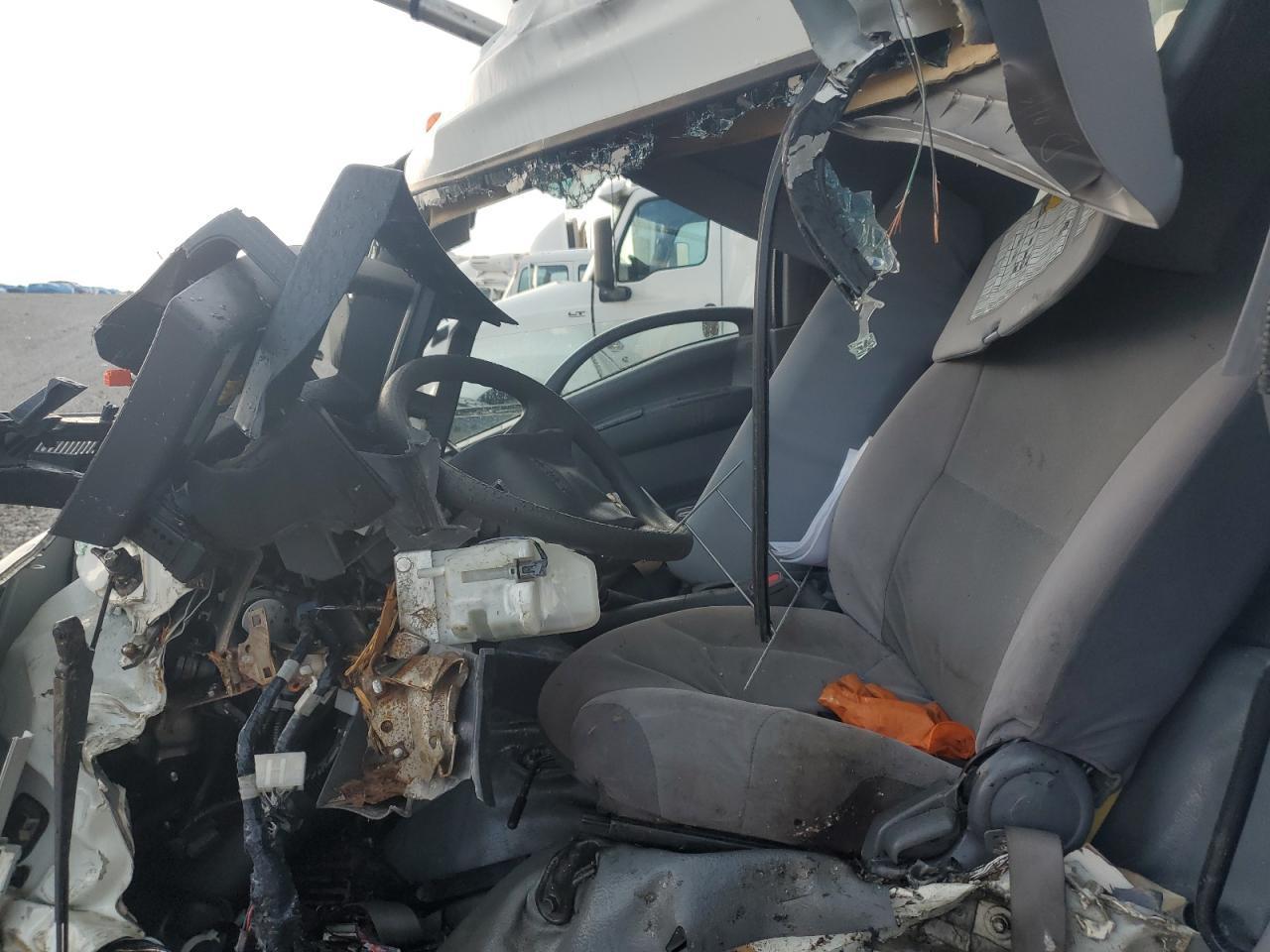 2020 Isuzu Npr Hd Box Truck - Image 7