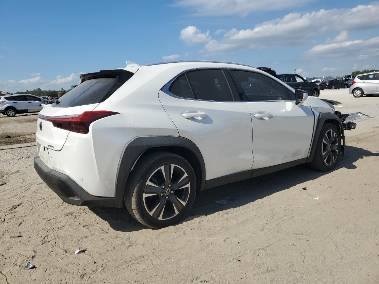 2021 Lexus Ux 200 - Image 3