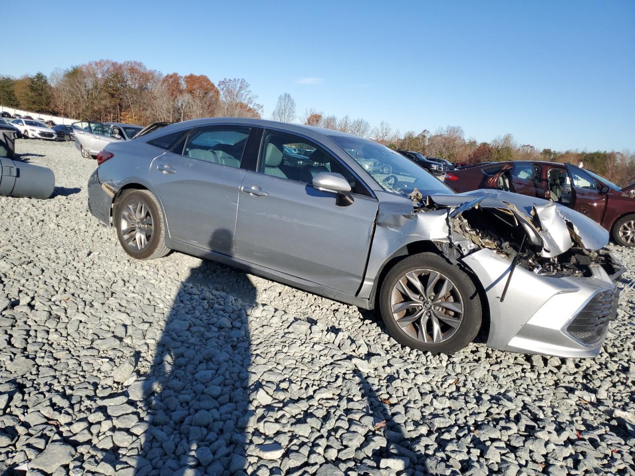 2019 Toyota Avalon Xle - Image 4