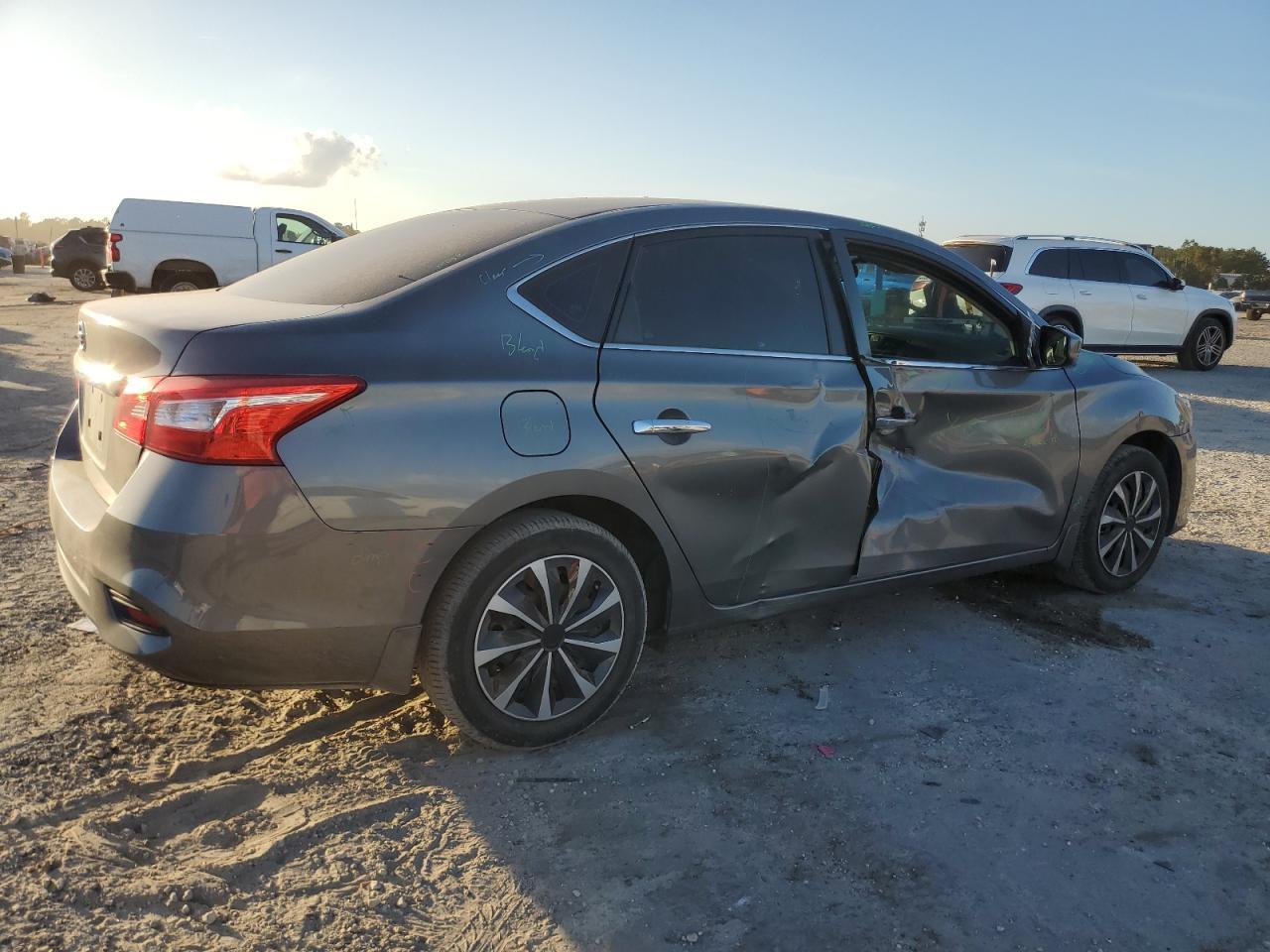 2019 Nissan Sentra S - Фото 3