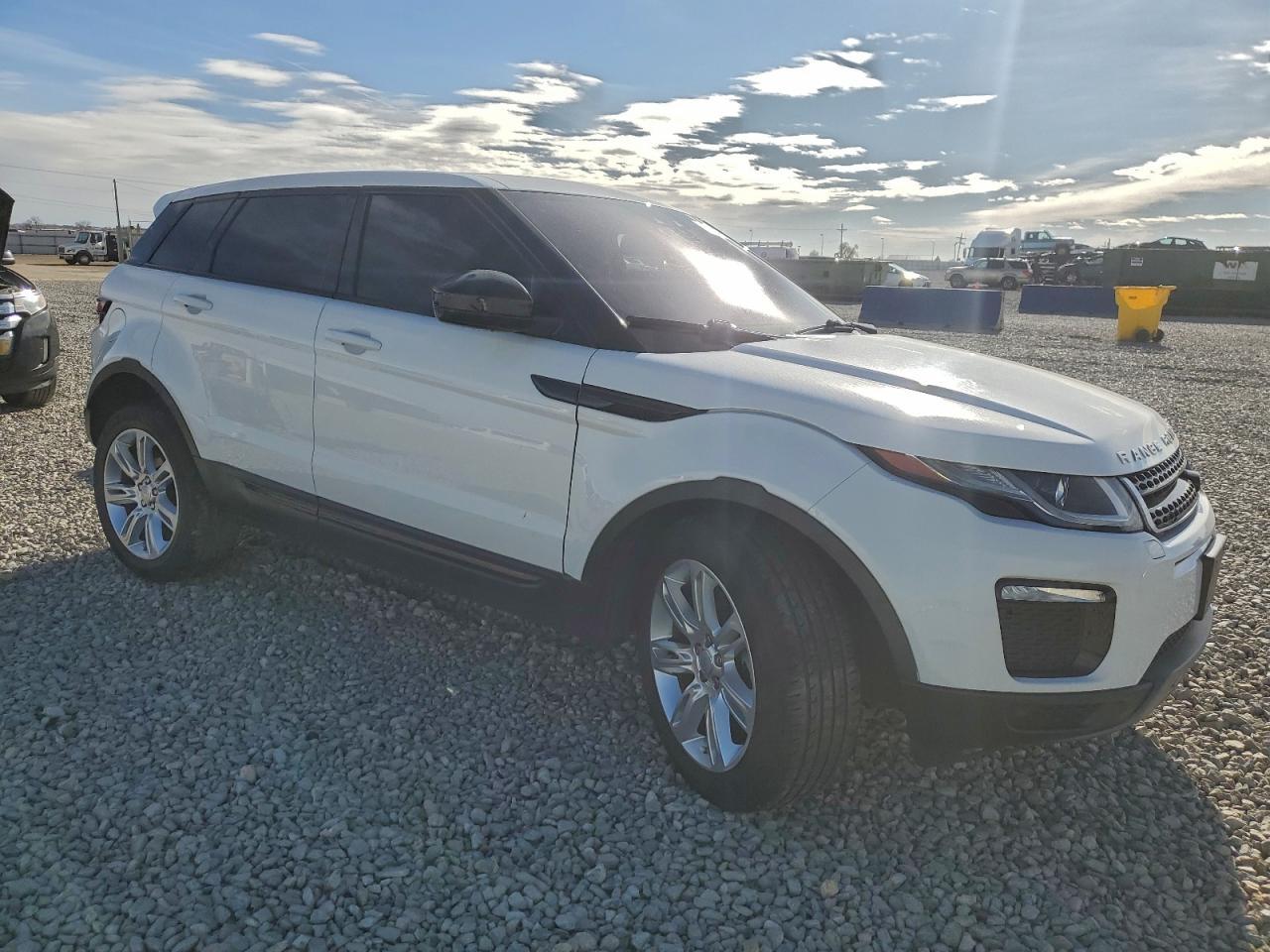 2018 Land Rover Range Rover Evoque Se - Image 4