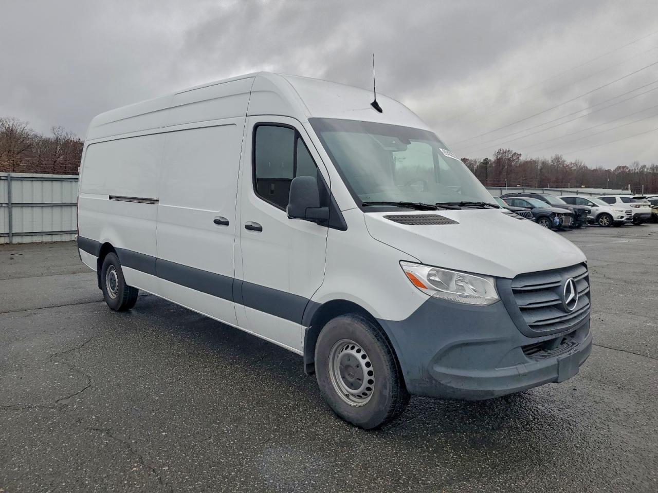 2022 Mercedes Benz Sprinter 2500 Delivery Van - Фото 4