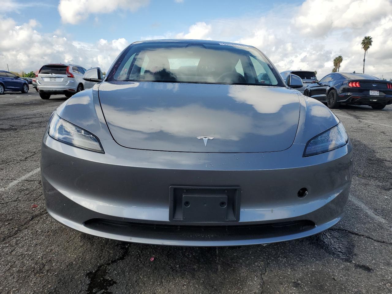2025 Tesla Model 3 - Фото 5