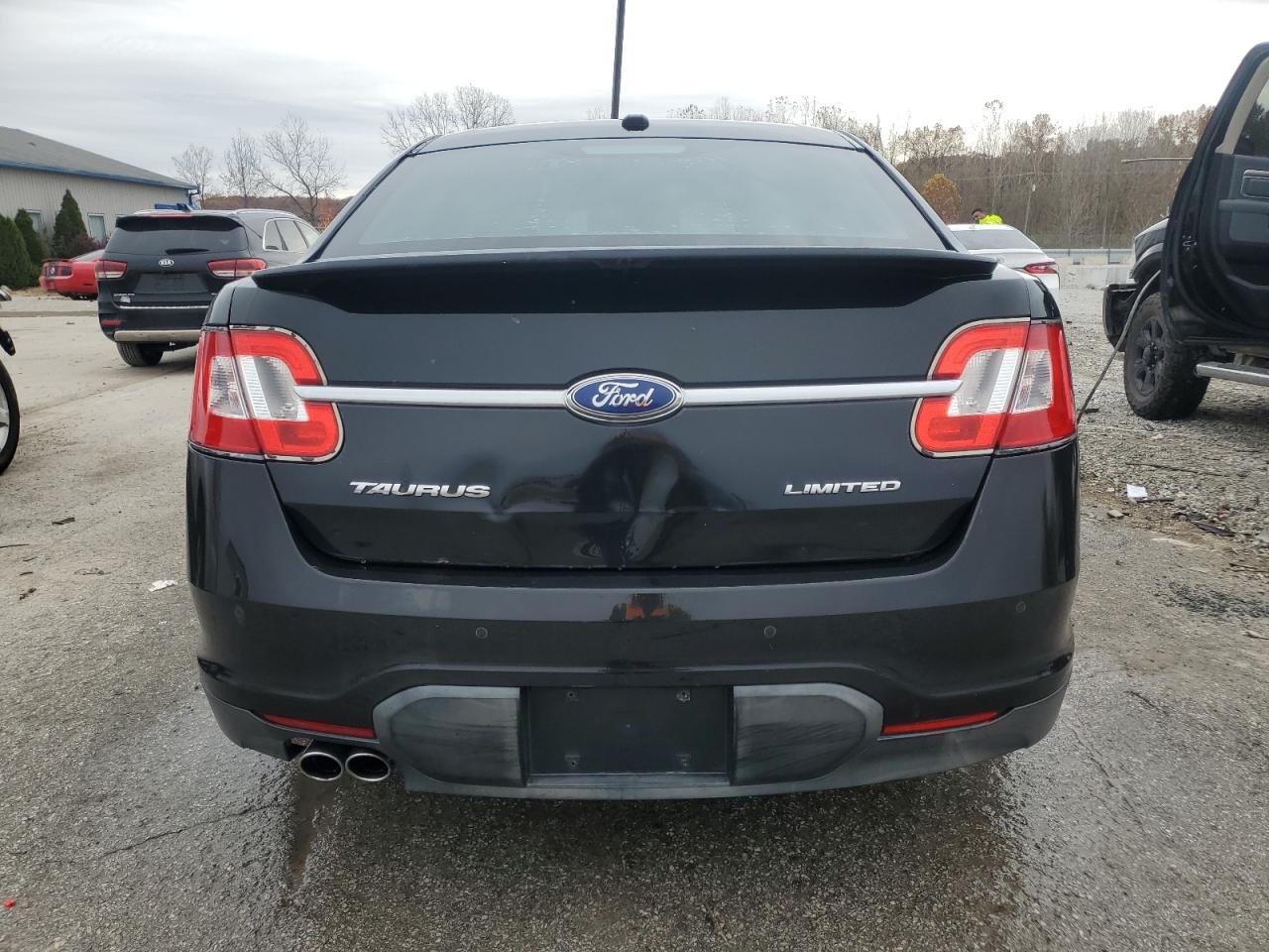 2010 Ford Taurus Limited - Image 6