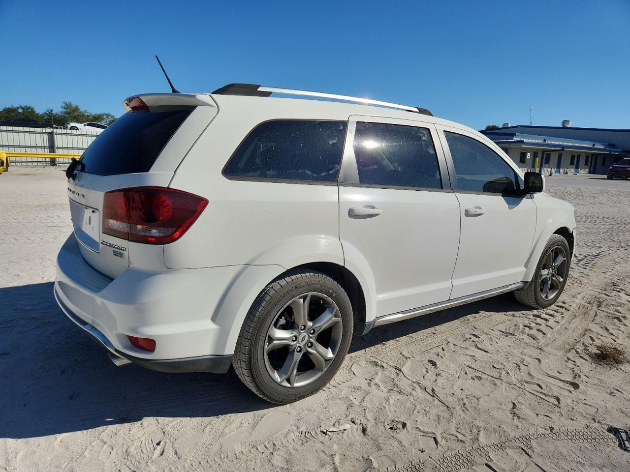 2018 Dodge Journey Crossroad - Image 3