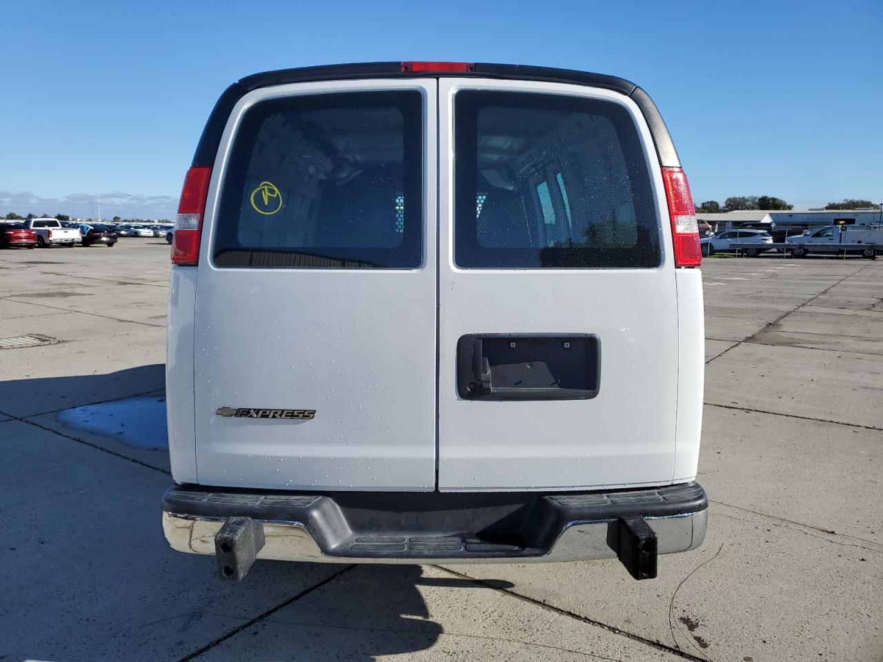 2023 Chevrolet Express 2500 Delivery Van - Фото 6