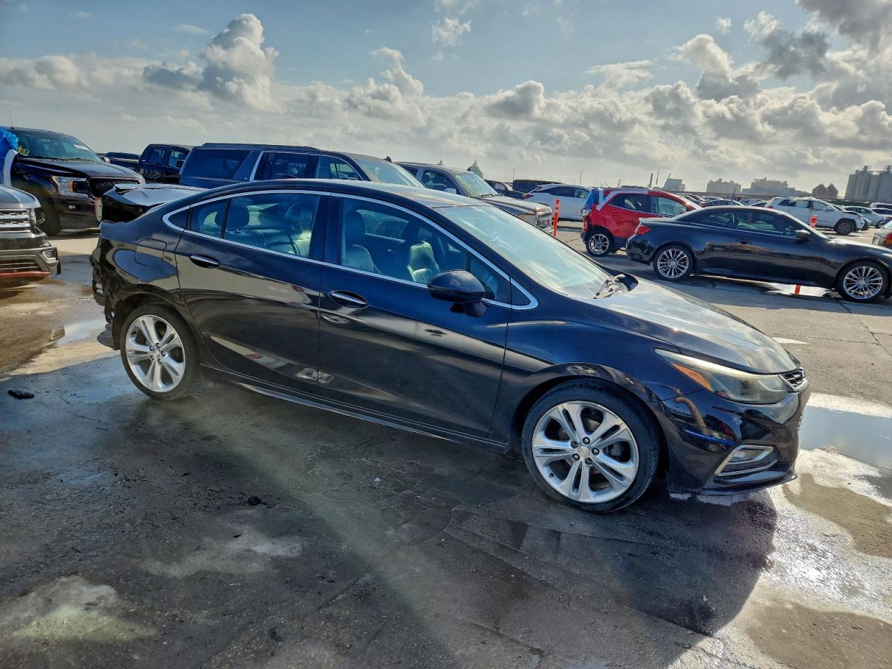 2017 Chevrolet Cruze Premier - Image 4
