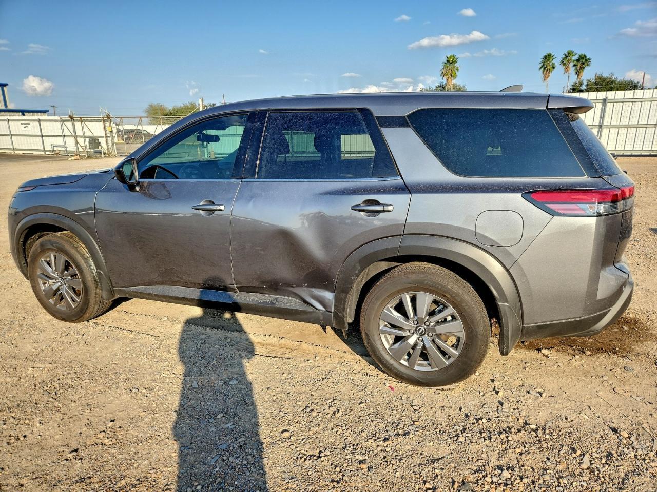 2025 Nissan Pathfinder S - Image 2