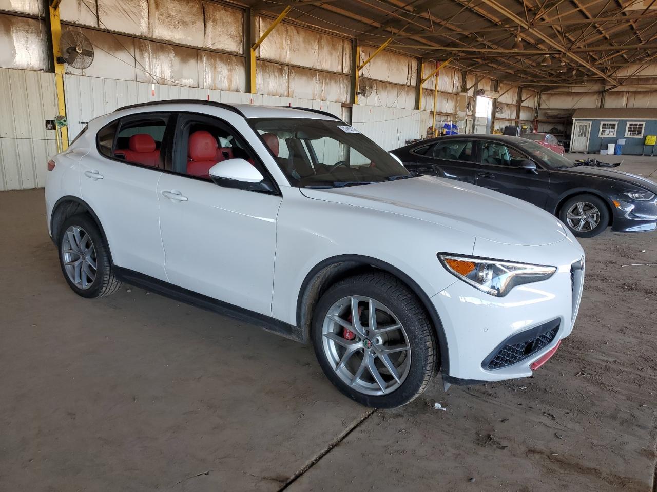 2018 Alfa Romeo Stelvio Ti Sport - Image 4