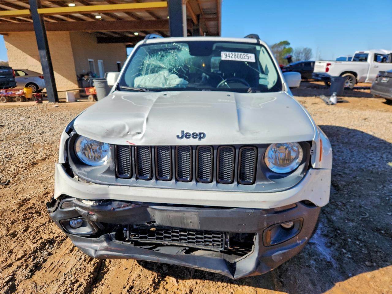 2017 Jeep Renegade Latitude - Image 5