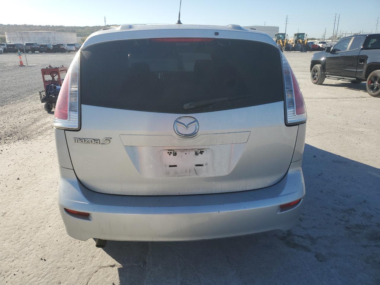 2009 Mazda 5 - Image 6