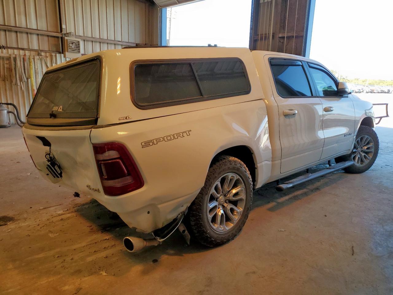 2023 Ram 1500 Laramie - Фото 3