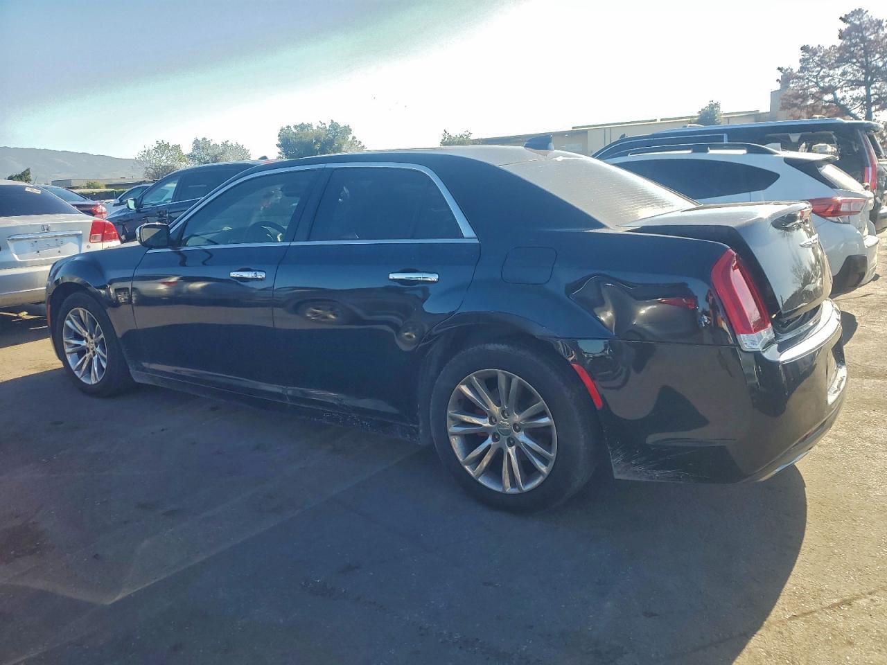 2017 Chrysler 300C - Фото 2
