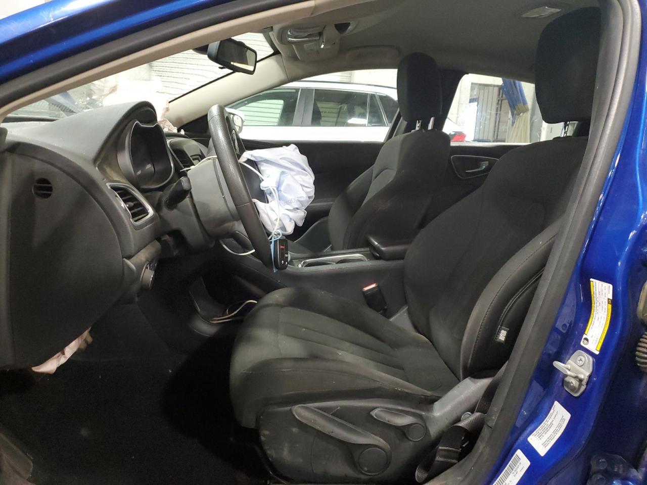 2015 Chrysler 200 Limited - Image 7