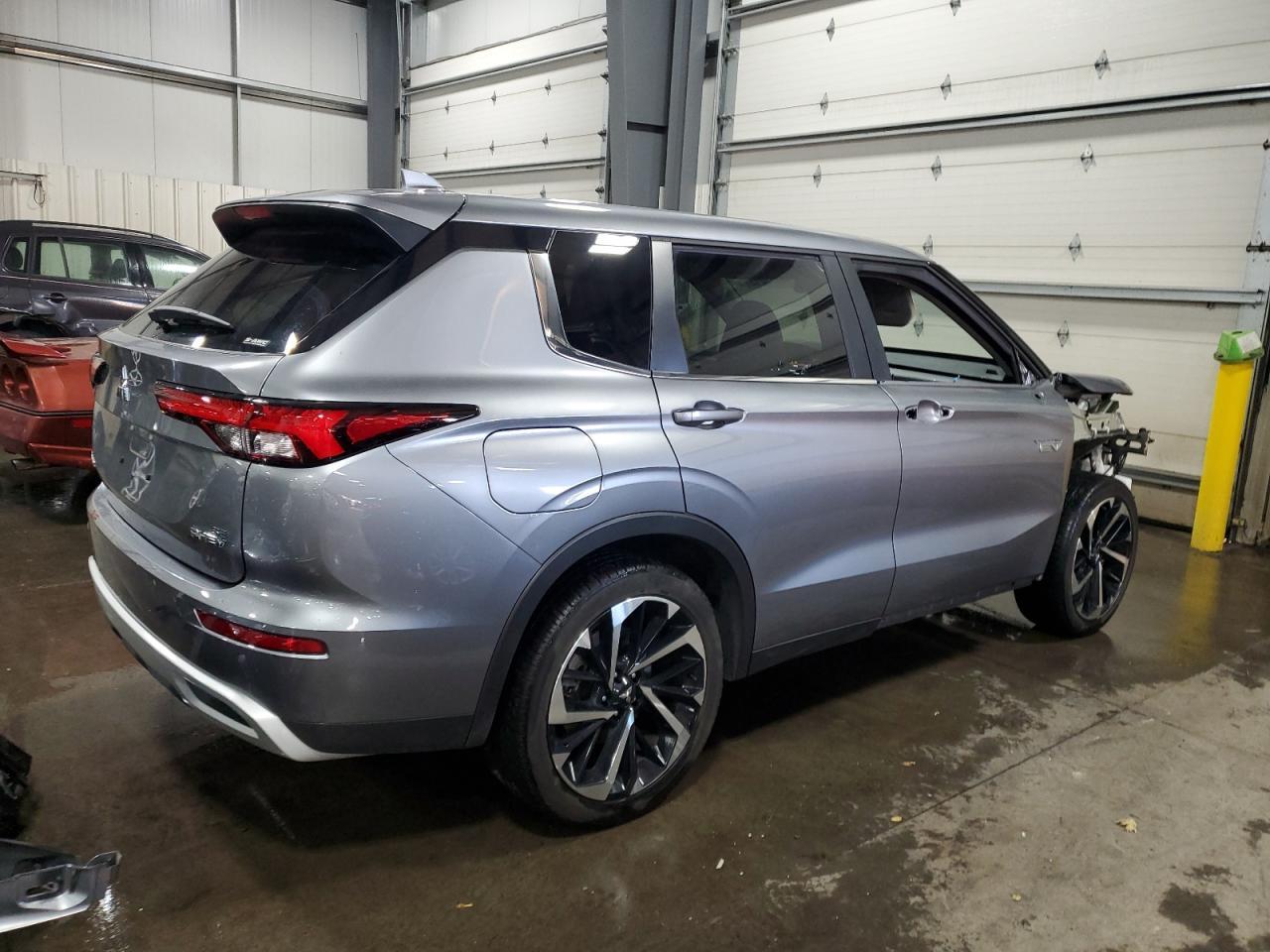 2024 Mitsubishi Outlander Se - Image 3