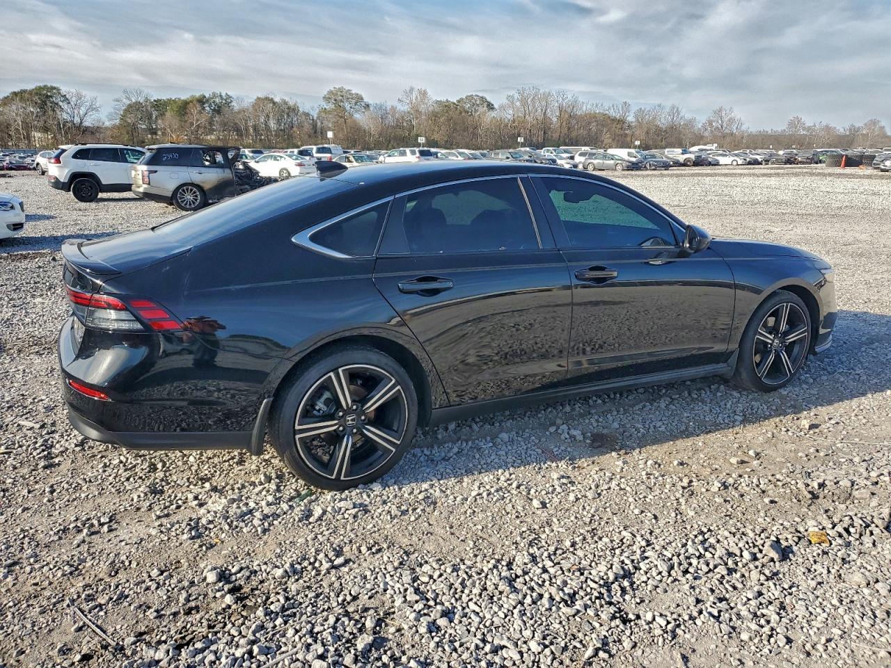 2024 Honda Accord Hybrid Sport - Image 3