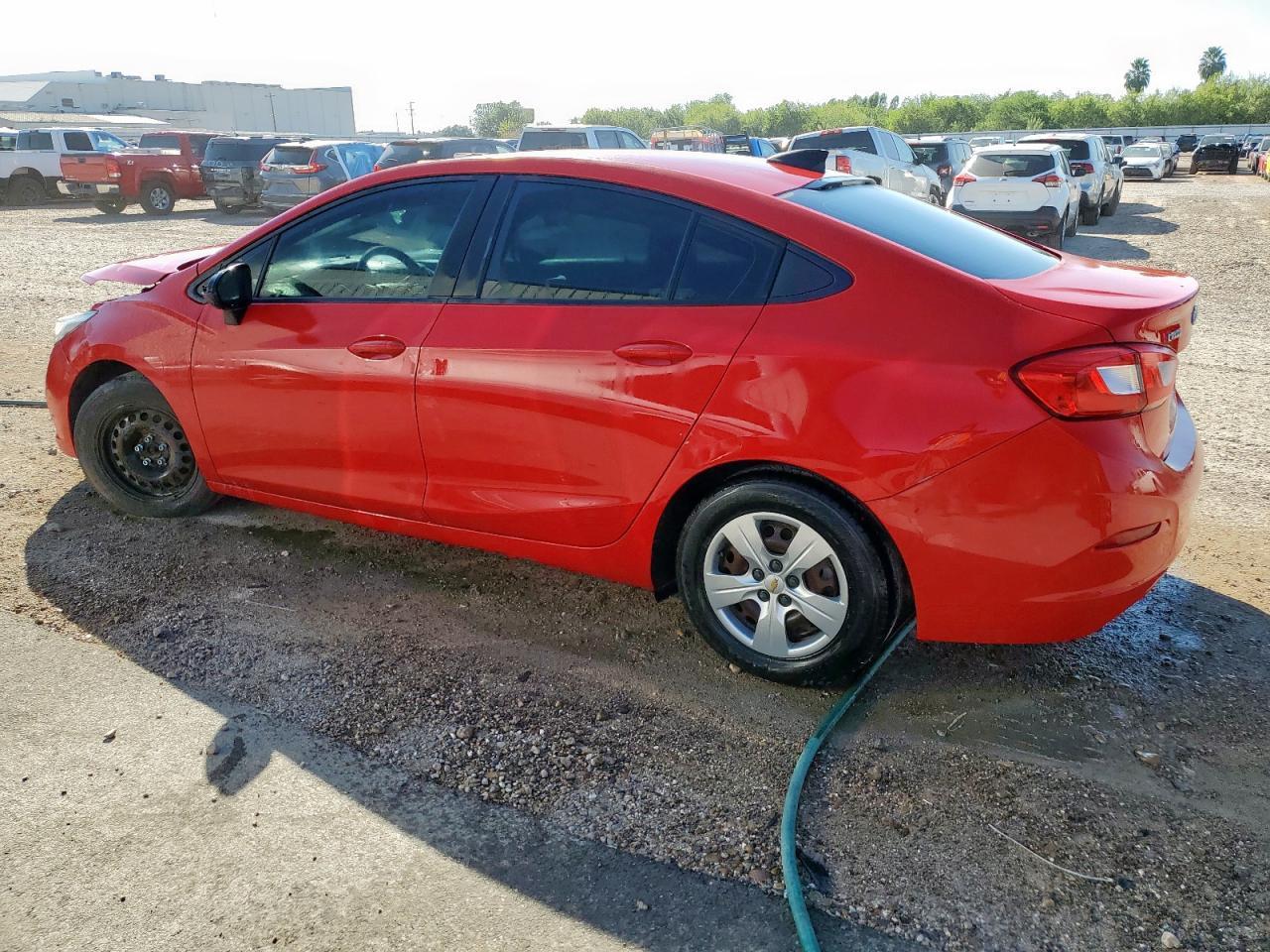 2017 Chevrolet Cruze Ls - Фото 2