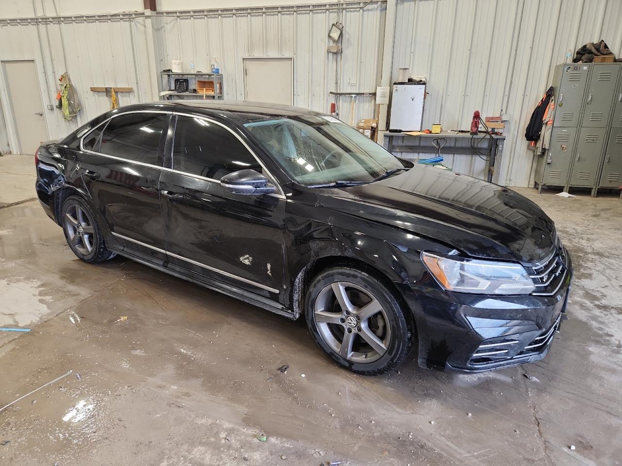 2016 Volkswagen Passat S - Фото 4