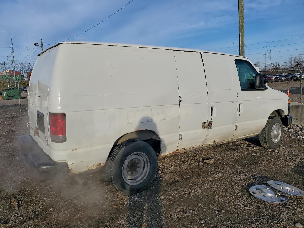 2013 Ford Econoline E150 Van - Фото 3