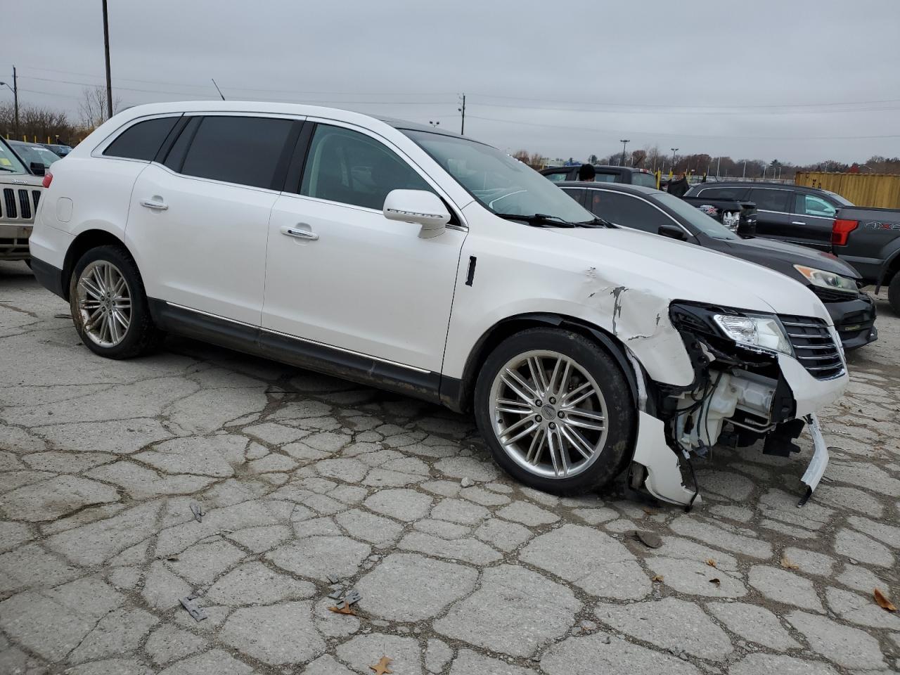 2018 Lincoln Mkt - Фото 4