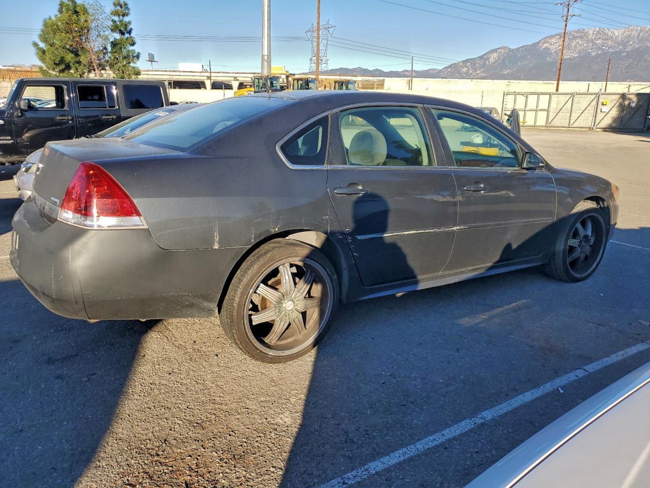 2011 Chevrolet Impala Ls - Image 3