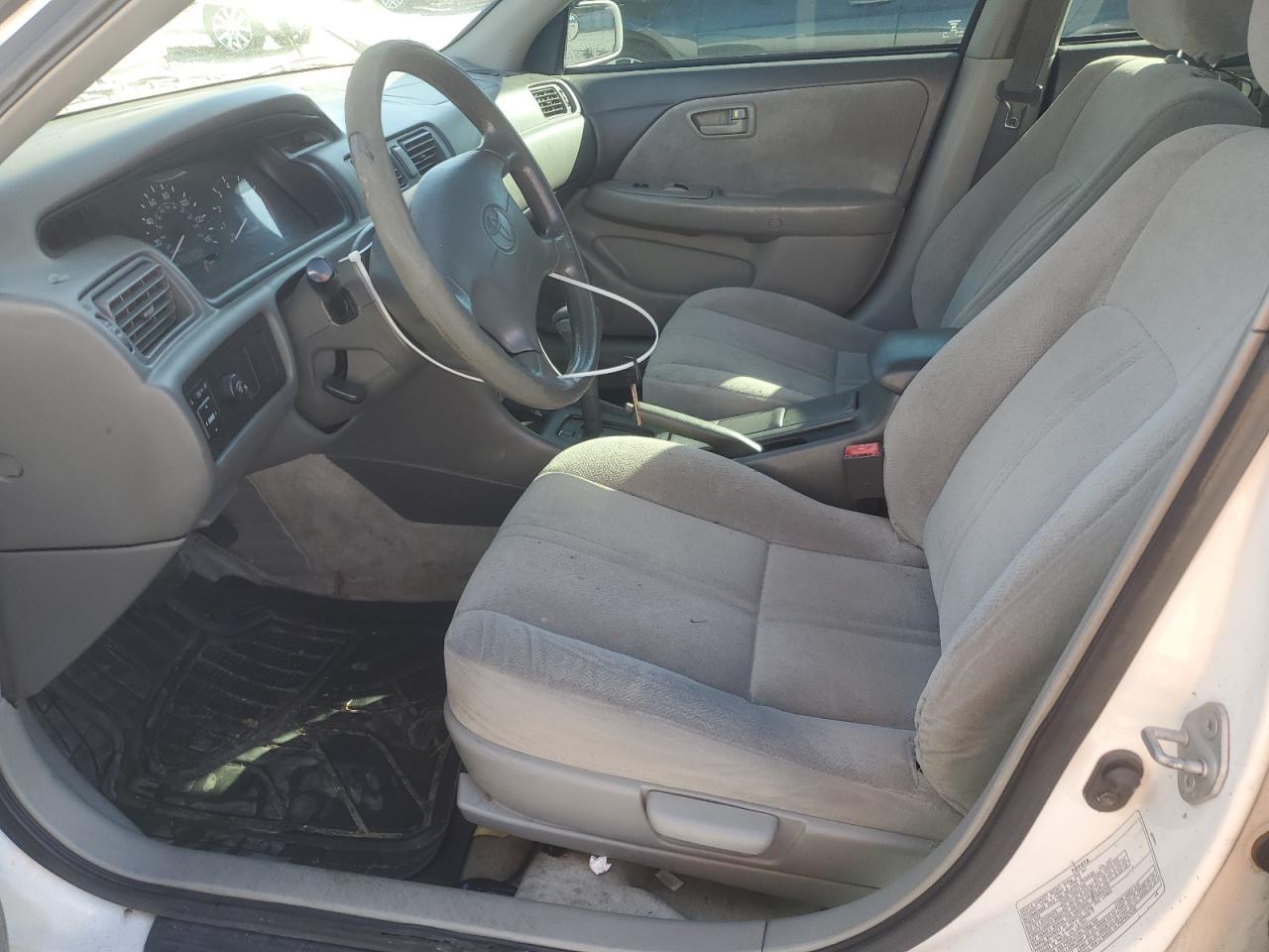 2001 Toyota Camry Ce - Фото 7