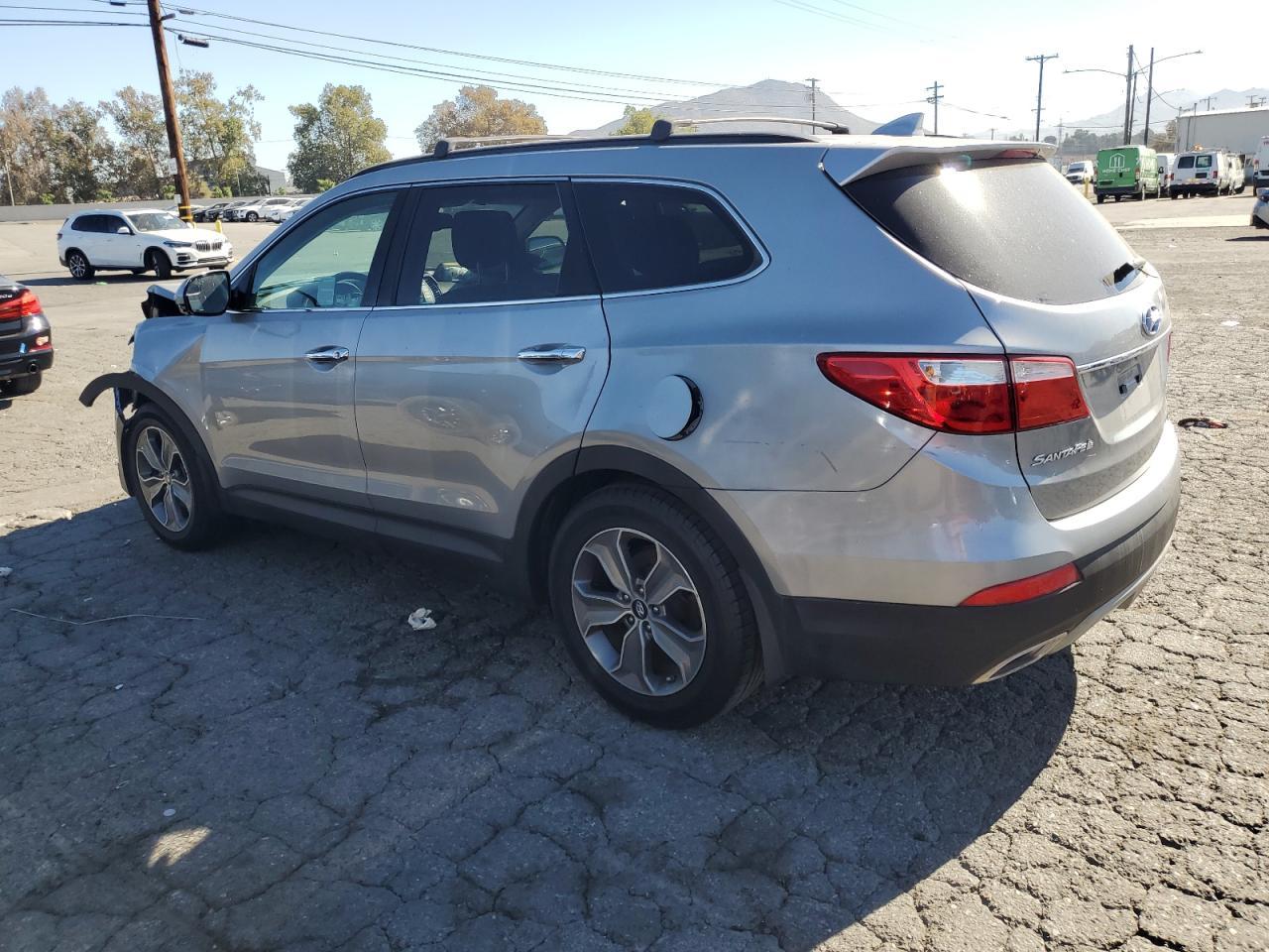 2015 Hyundai Santa Fe Gls - Image 2