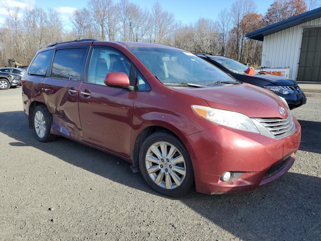 2015 Toyota Sienna Xle - Фото 4