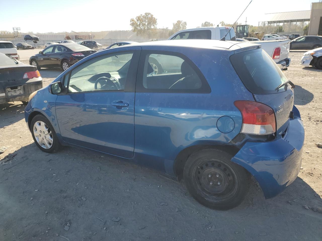 2009 Toyota Yaris Base - Фото 2