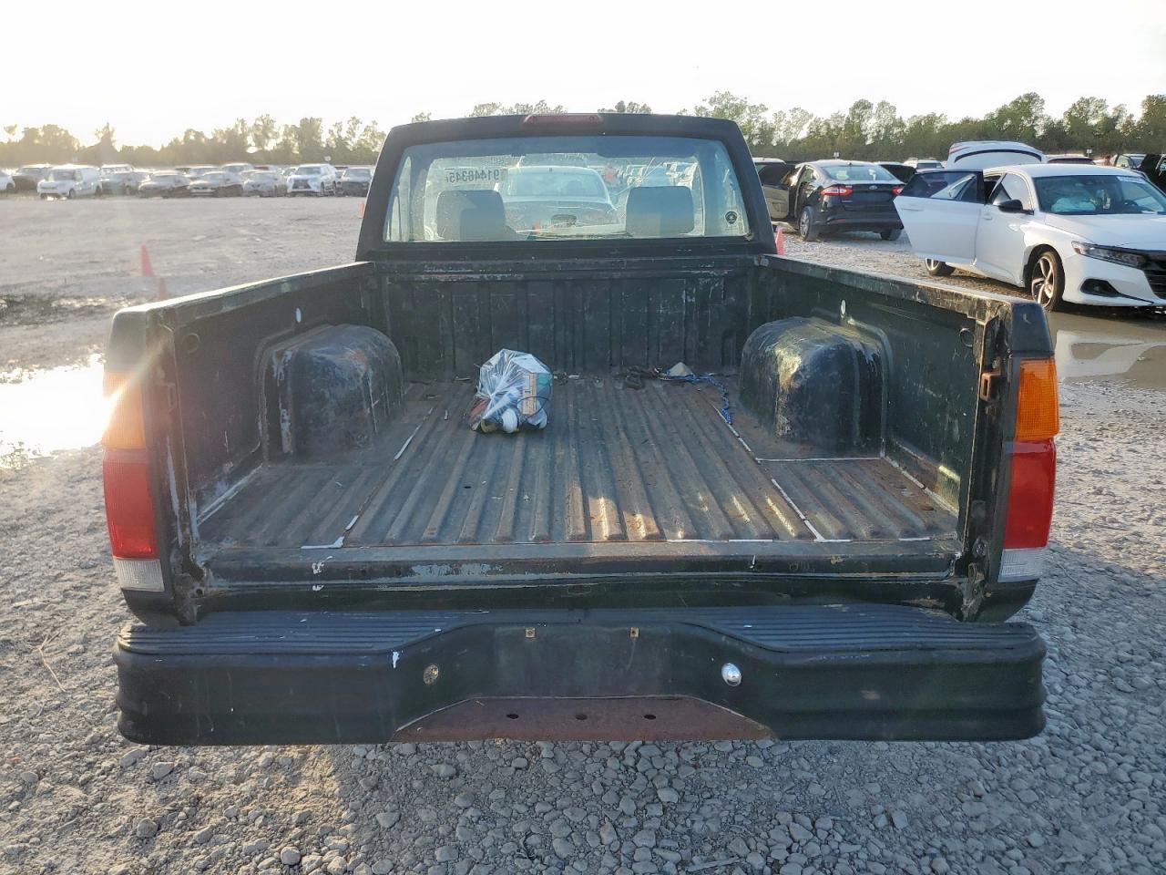 1995 Nissan Truck E/Xe - Фото 6