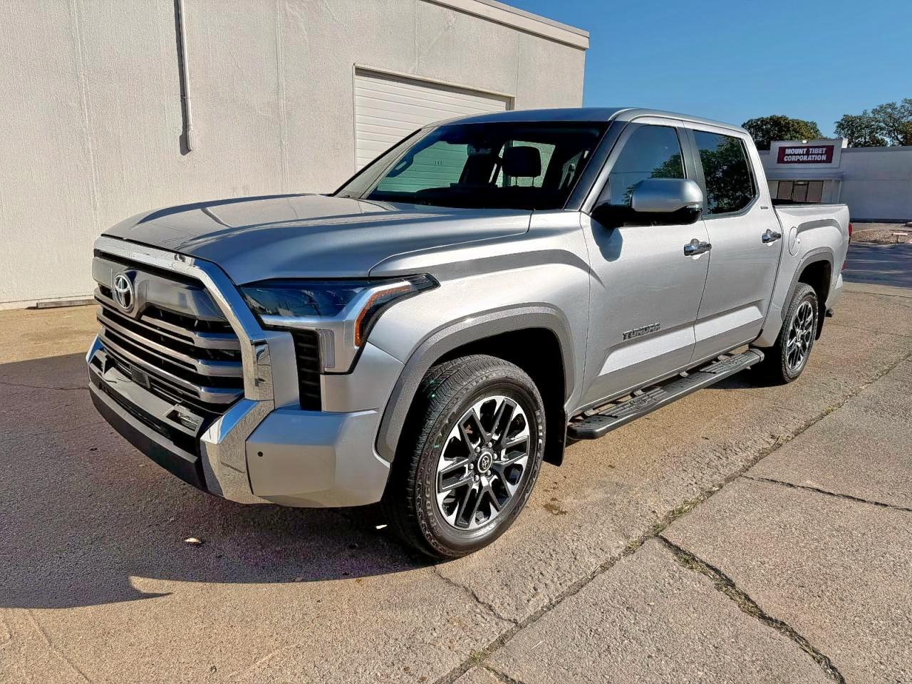 2024 Toyota Tundra Crewmax Limited - Фото 2