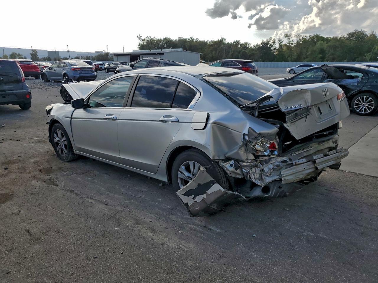 2011 Honda Accord Lxp - Фото 2