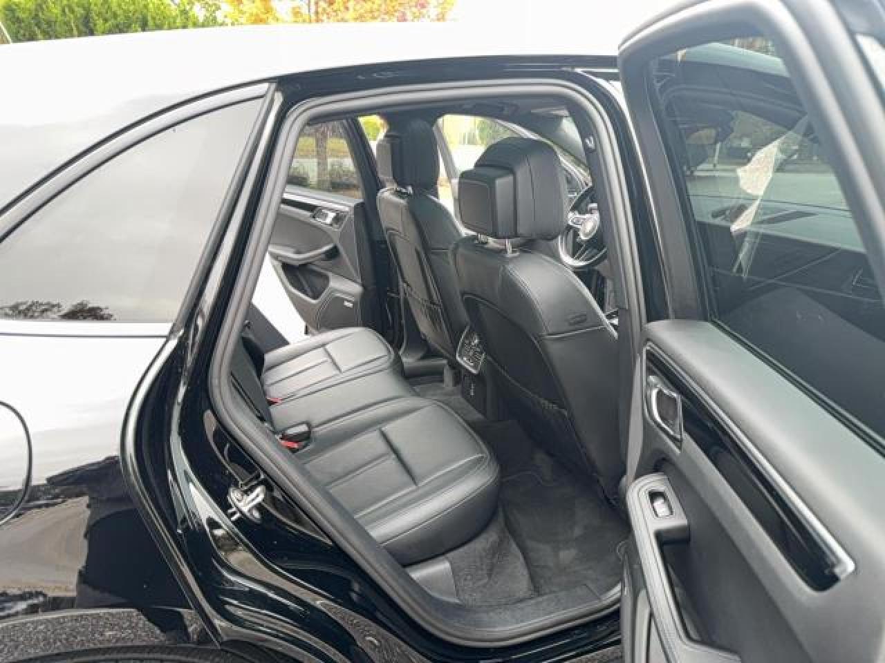 2024 Porsche Macan Base - Image 6