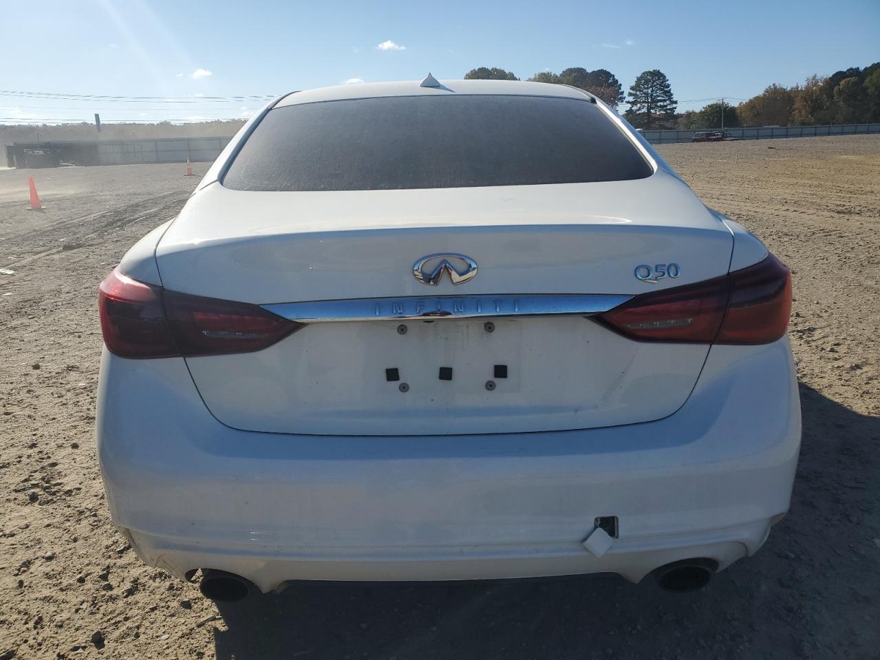 2018 Infiniti Q50 Luxe - Image 6