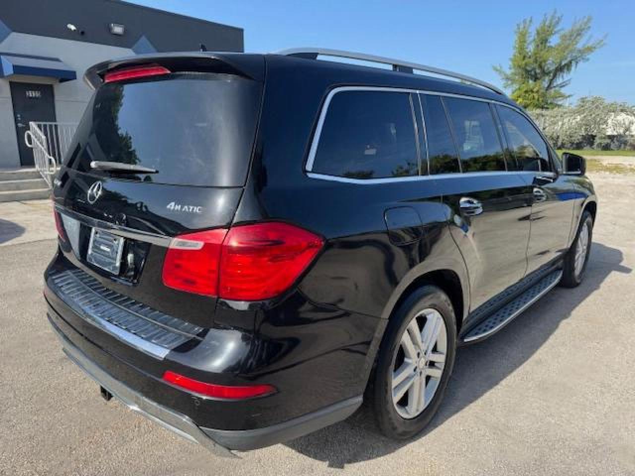 2014 Mercedes-Benz Gl 450 4Matic - Image 3