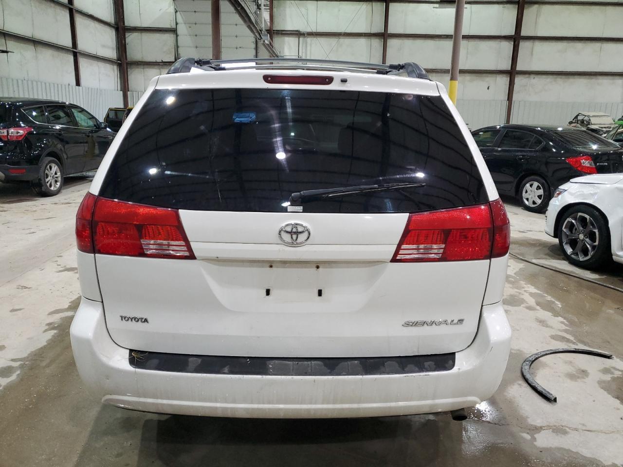 2005 Toyota Sienna Le 7 Passenger - Фото 6