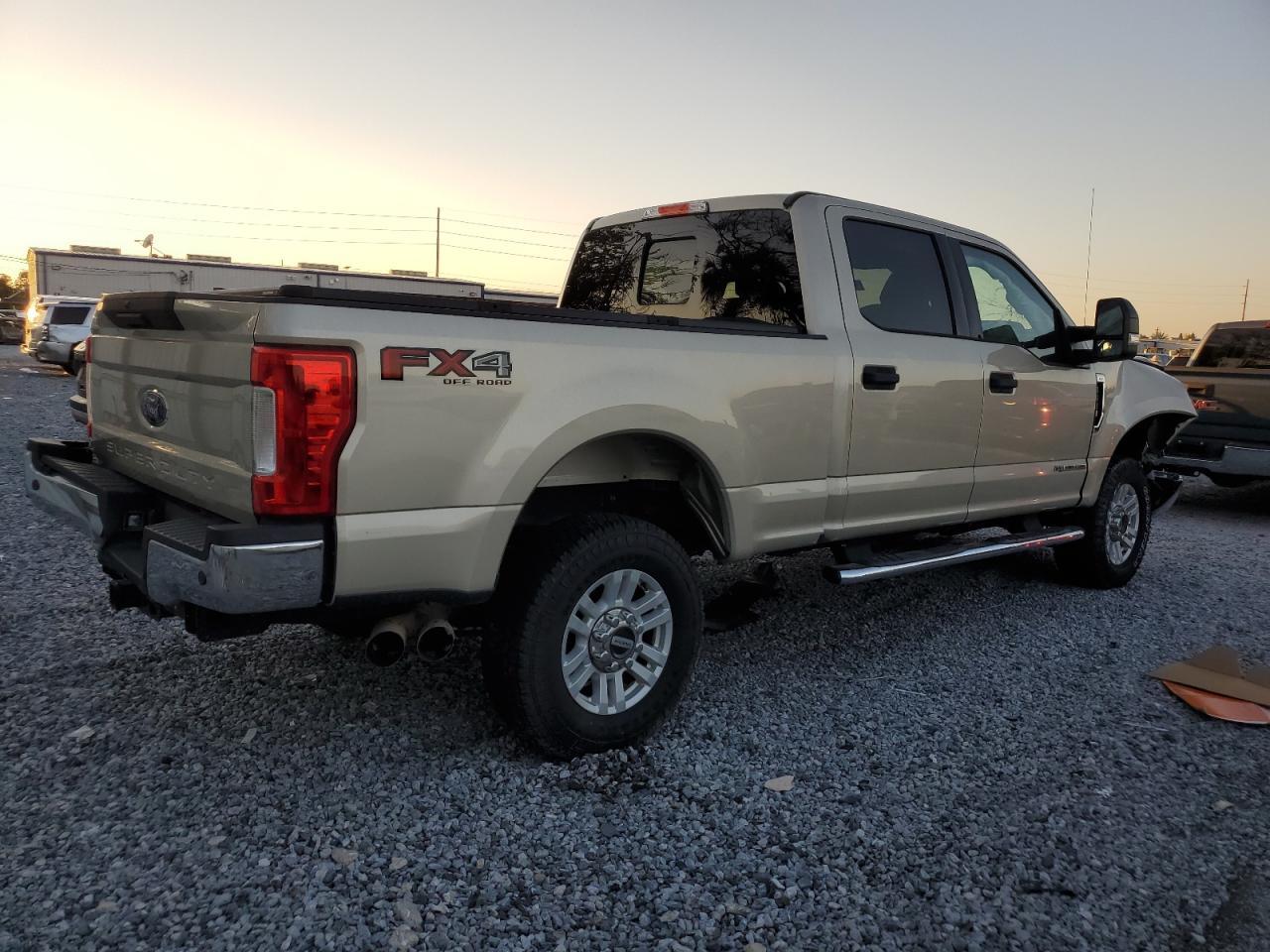 2018 Ford F250 Super Duty - Image 3