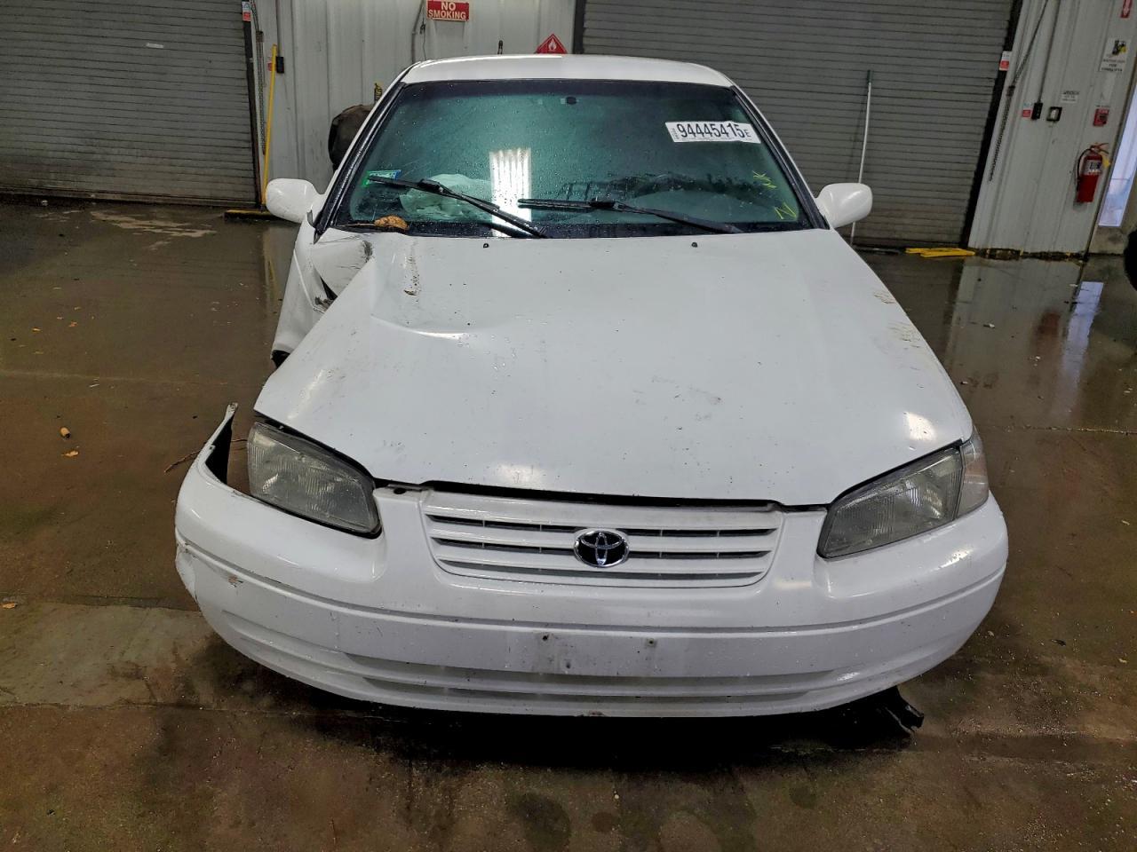 1999 Toyota Camry Le - Image 5