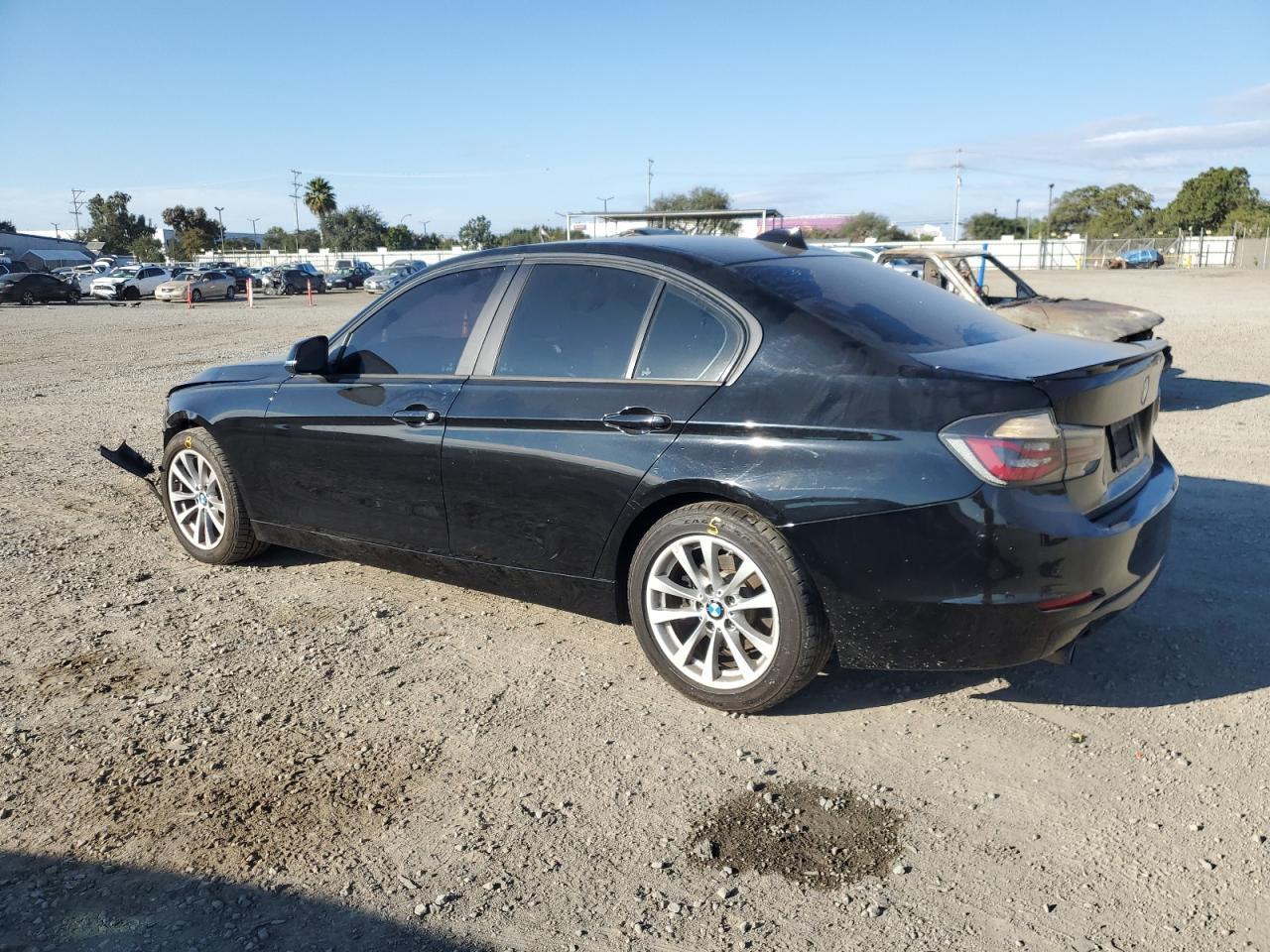 2016 BMW 320 I - Image 2