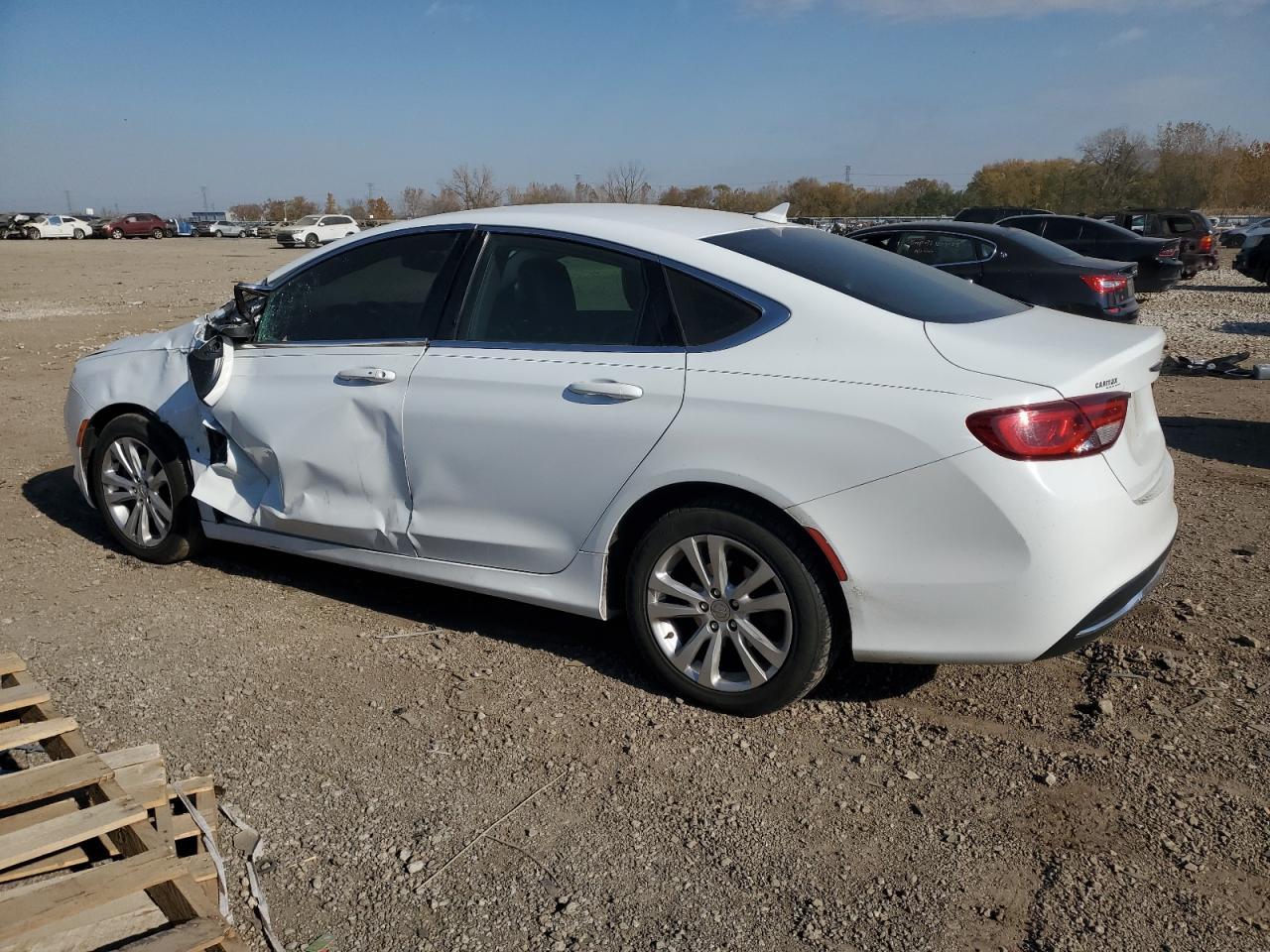 2016 Chrysler 200 Limited - Фото 2