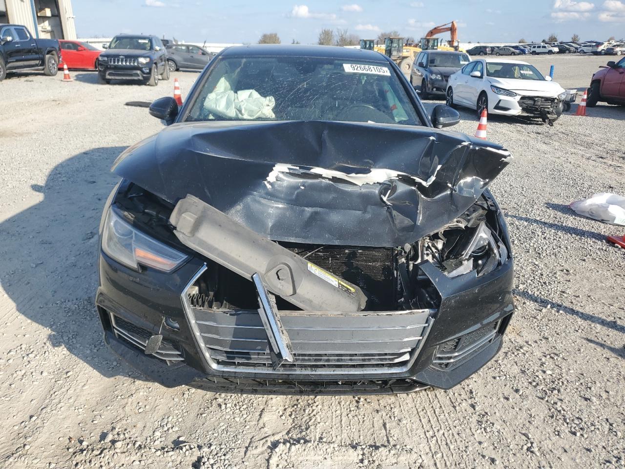 2018 Audi A4 Premium - Фото 5
