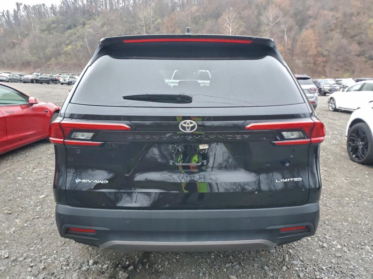 2024 Toyota Grand Highlander Limited - Image 6
