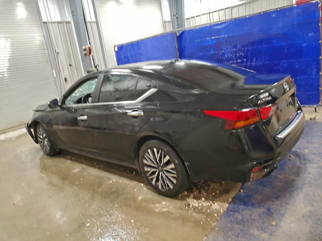 2023 Nissan Altima Sv - Image 2