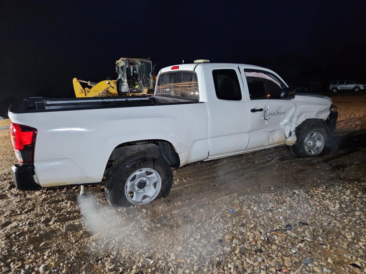 2023 Toyota Tacoma Access Cab - Image 3
