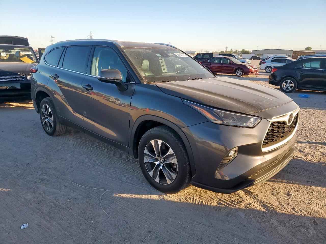 2022 Toyota Highlander Xle - Фото 4