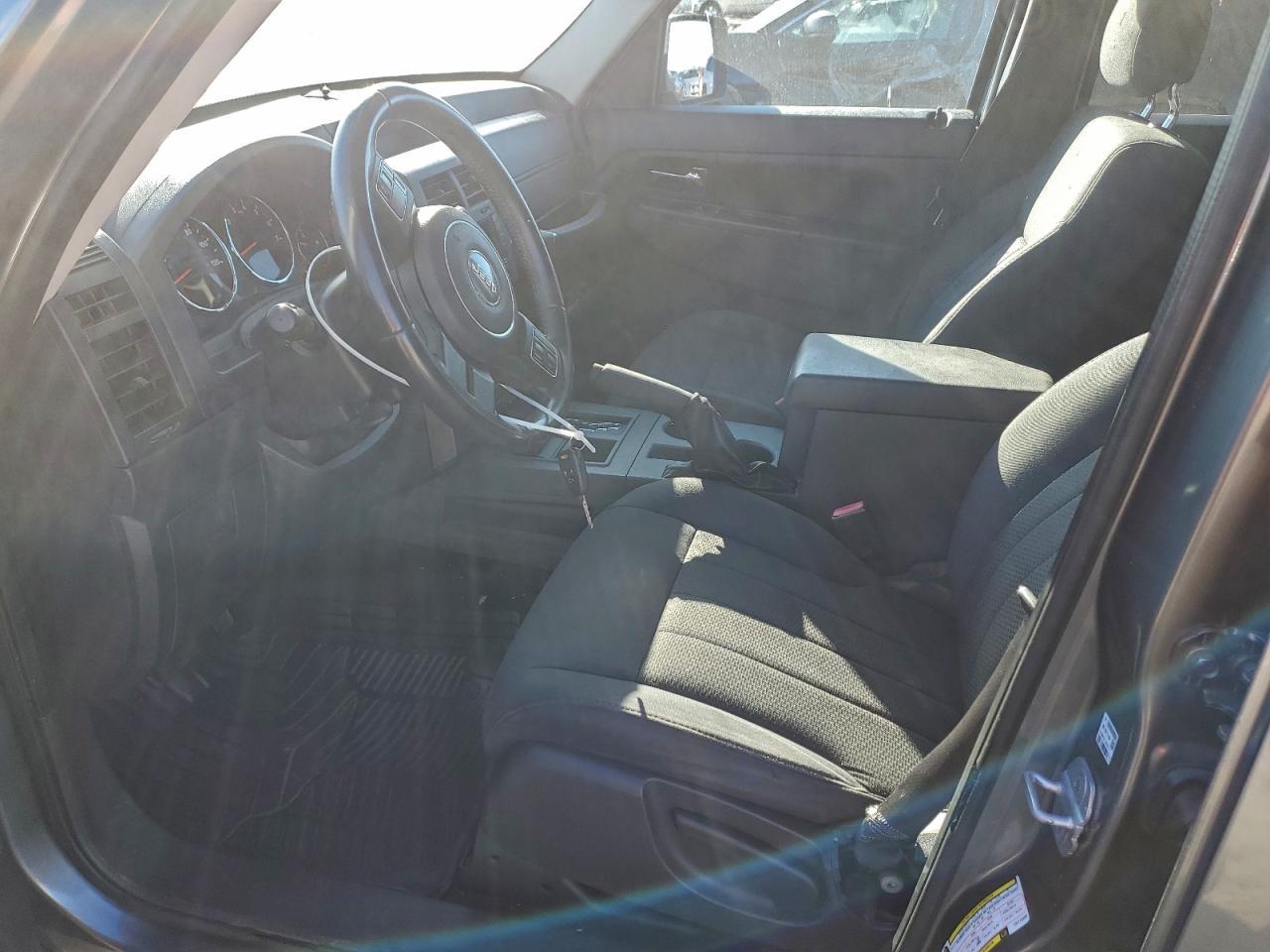 2012 Jeep Liberty Sport - Фото 7