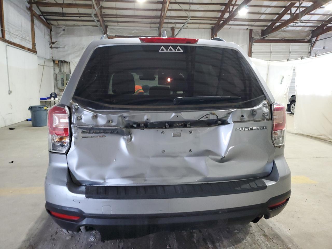 2018 Subaru Forester 2.5I - Image 6