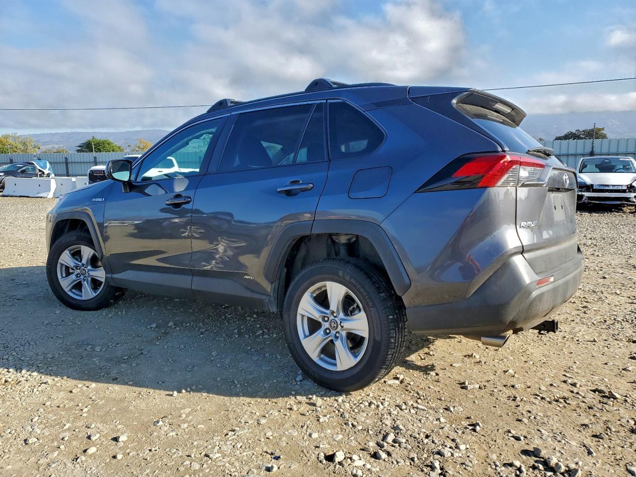 2019 Toyota Rav4 Hybrid Le - Image 2