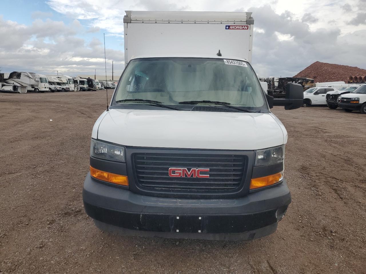 2023 GMC Savana Box Truck - Image 5
